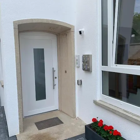 Lessinghaus Lägenhetshotell 3*